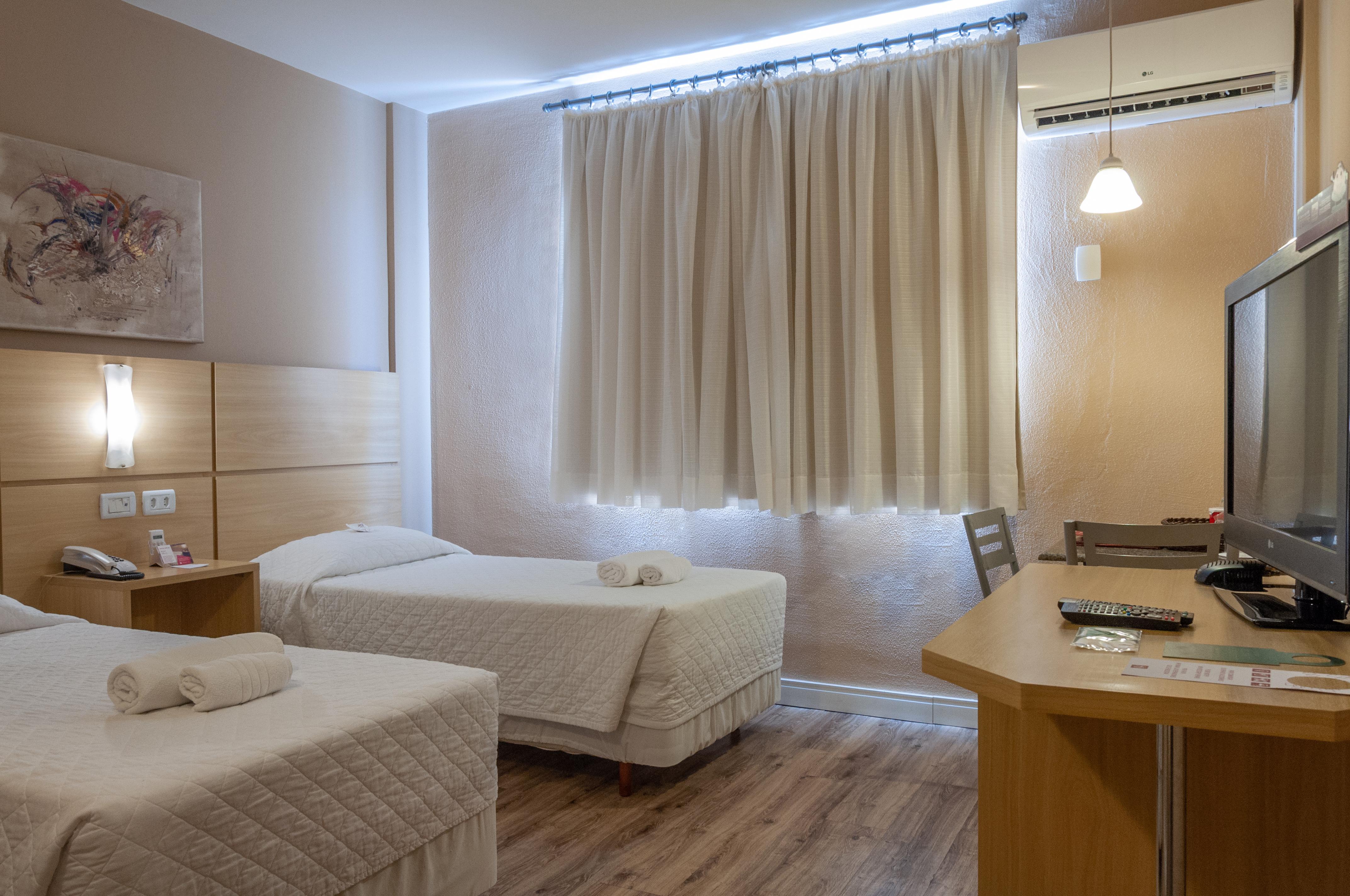 Sj Executive - San Juan Hotel